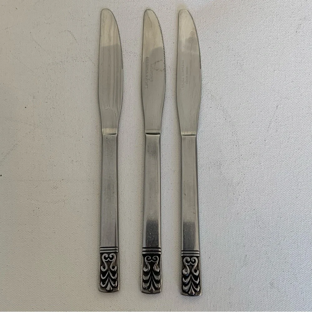 3 Carlyle Cameo Hong Kong Dinner Knives Knife Set Vintage Stainless Steel 8 3/8